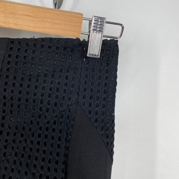 Guess Black Embroidered Eyelet Pencil Skirt Women's Size Extra Small XS - Picture 6 of 8